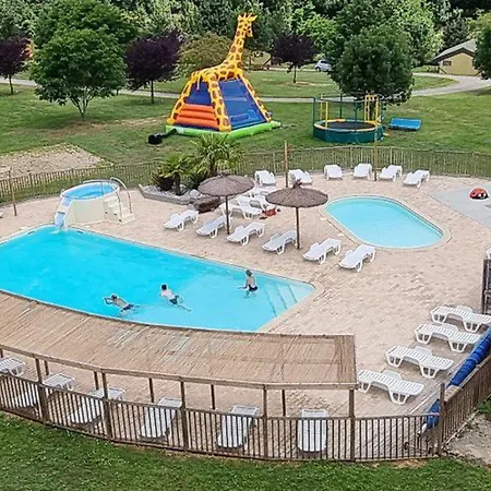 Pour 6 Personnes Avec Terrasse à - Api-1-52-434 Campeggio *