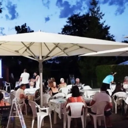 Pour 6 Personnes Avec Terrasse à - Api-1-52-434