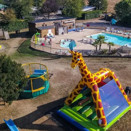 Pour 6 Personnes Avec Terrasse à - Api-1-52-434 *