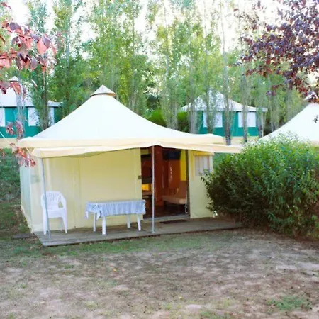 Pour 6 Personnes Avec Terrasse à - Api-1-52-434