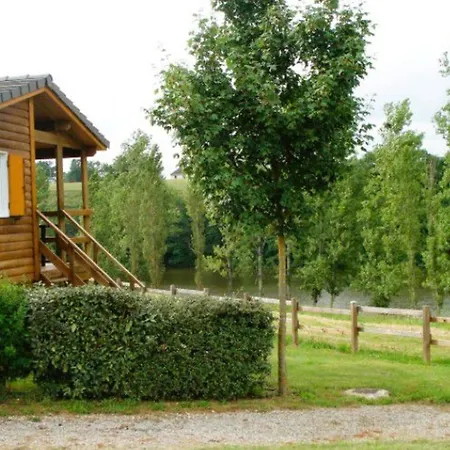 Pour 6 Personnes Avec Terrasse à - Api-1-52-434 Campeggio Naucelle