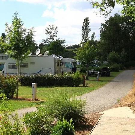 Pour 6 Personnes Avec Terrasse à - Api-1-52-434 *