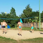 Pour 6 Personnes Avec Terrasse A - Api-1-52-434 * Naucelle