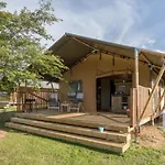 Pour 6 Personnes Avec Terrasse A - Api-1-52-434 캠프장 Naucelle