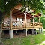 Pour 6 Personnes Avec Terrasse A - Api-1-52-434 * Naucelle