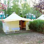 Pour 6 Personnes Avec Terrasse A - Api-1-52-434